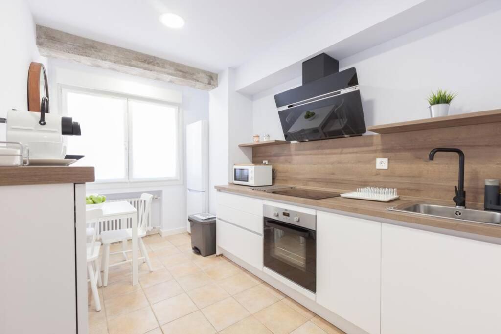 New Gorgeous Central Apartment - Beachfront - 3 Bd 圣塞瓦斯蒂安 外观 照片