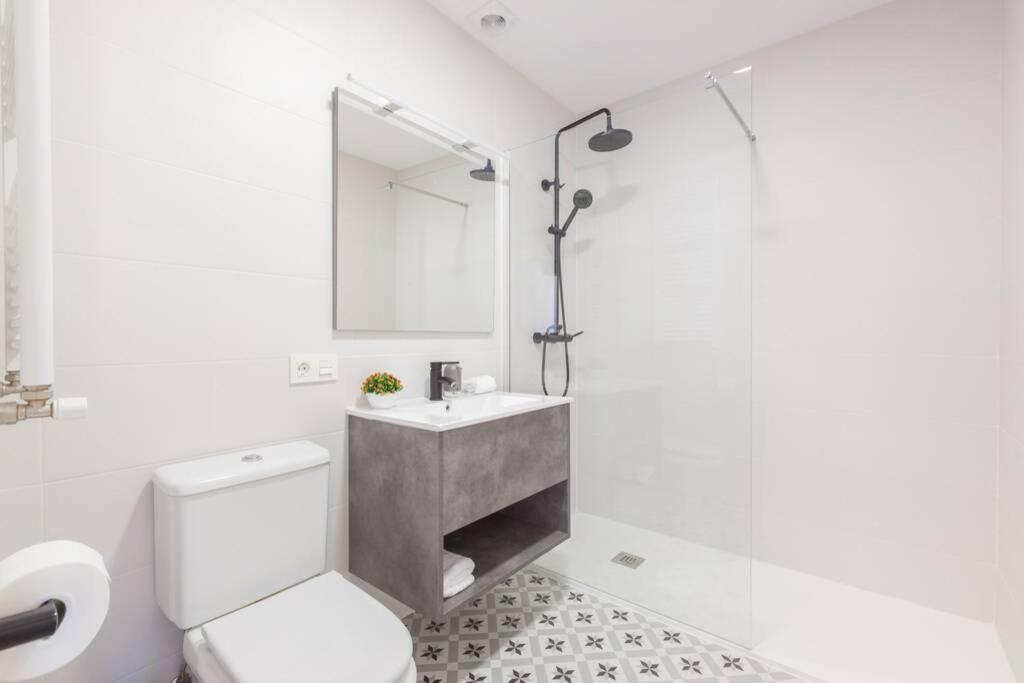 New Gorgeous Central Apartment - Beachfront - 3 Bd 圣塞瓦斯蒂安 外观 照片
